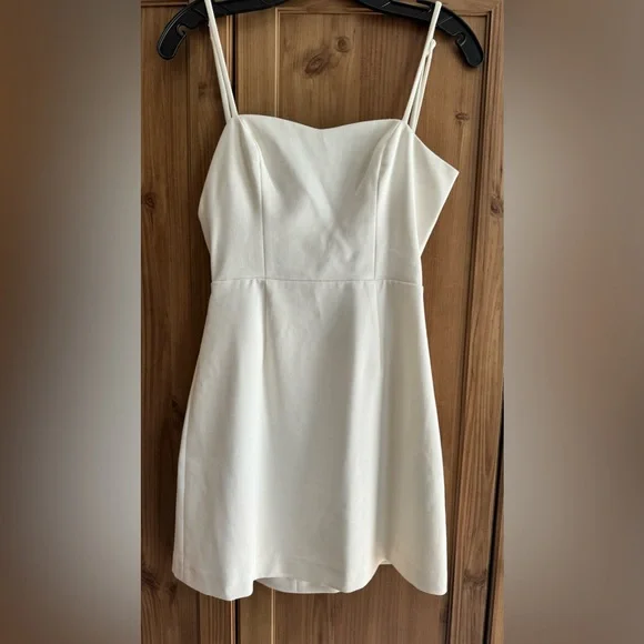 French Connection Tie Back
Whisper Sweetheart Dress NWT - Picture 4 of 8